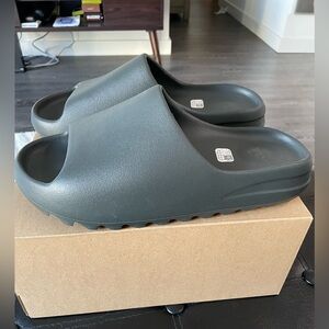 YEEZY SLIDE - Never Worn, Brand New - Size 14